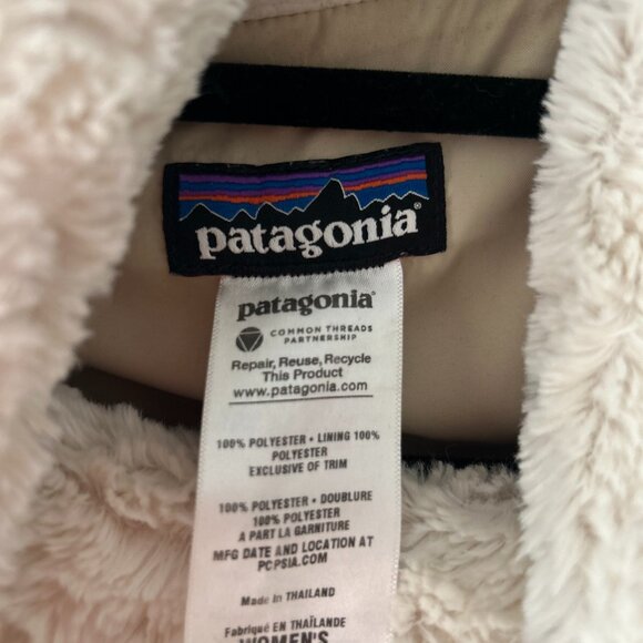 Patagonia cream jacket - super cosy - roomy fit XS - Picture 2 of 5
